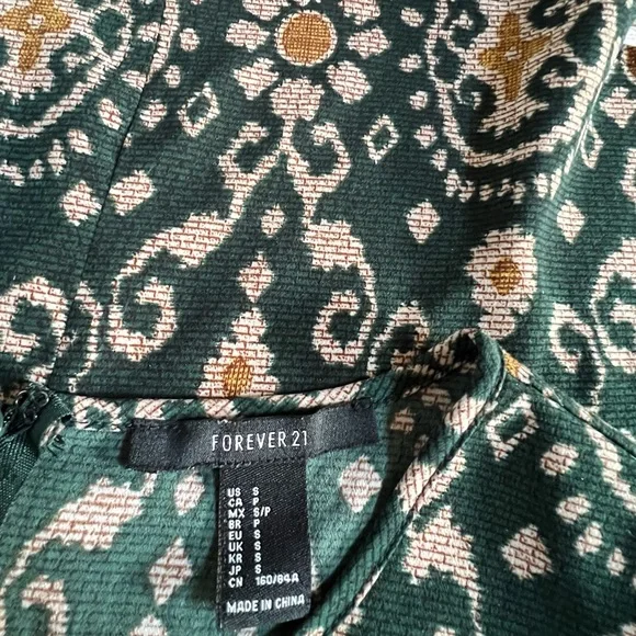 SOLD. Forever 21 lightweight Art Deco Print 
A-Line Dress Size Small - Picture 7 of 10